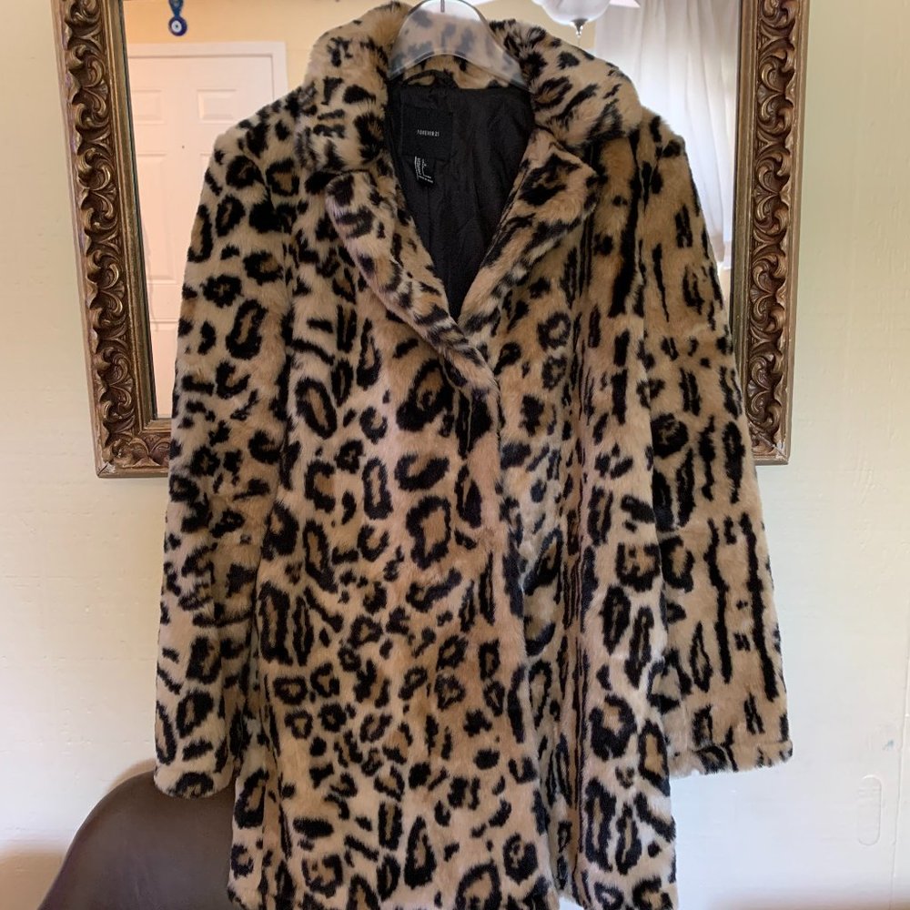 Faux Fur Leopard Coat EUC Size L